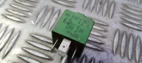 Mercedes-Benz Sprinter W901 W902 W903 W904 Other relay a0045450405