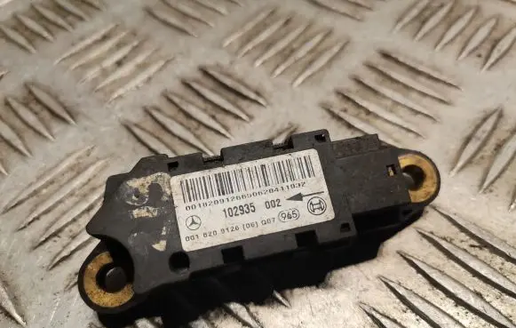 Mercedes-Benz CLK A209 C209 Airbag deployment crash/impact sensor 0018209126