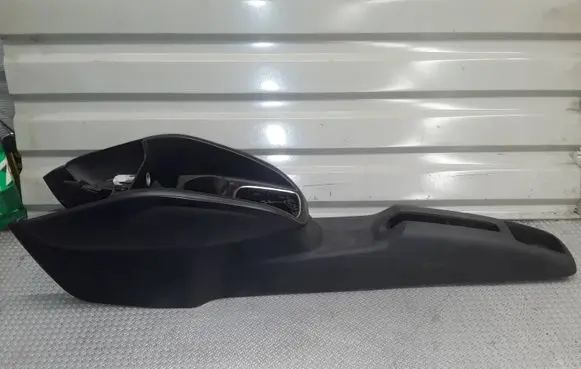Audi A1 Center console 