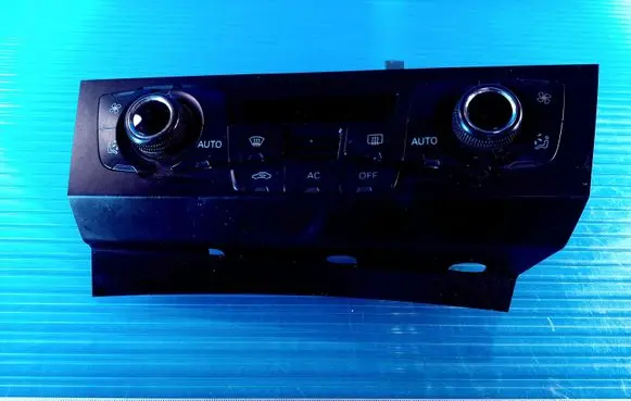 Audi A4 S4 B8 8K Climate control unit 8T1820043
