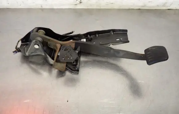 Ford S-MAX Brake pedal 6G92-2D094JF