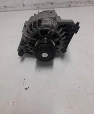 Hyundai Veloster Generator/alternator 373002B760 2616559 135V110A