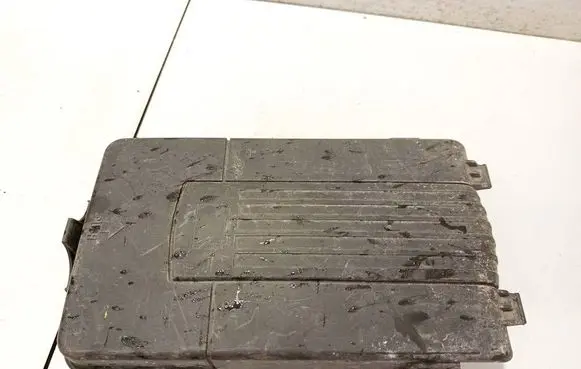 Volkswagen PASSAT B6 Battery box tray 1k0915443c