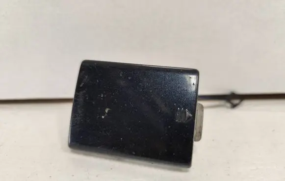 Mercedes-Benz E W211 Front tow hook cap/cover A2118850026