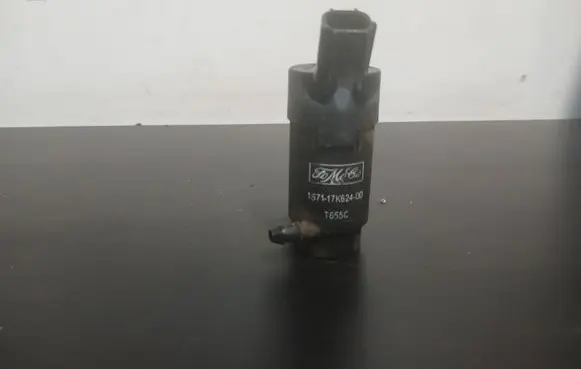 Volvo S60 Windscreen/windshield washer pump 1S7117K624DD T655C