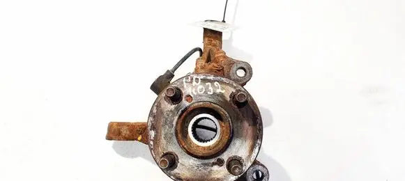 Toyota Corolla E120 E130 Front wheel hub 