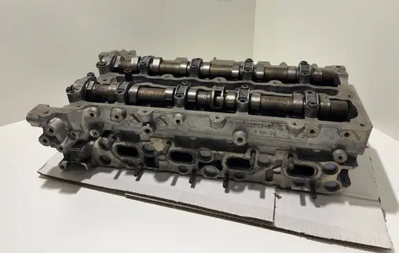 Mercedes-Benz C W204 Engine head R651016