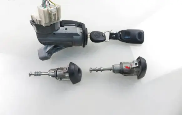 Toyota Yaris Ignition lock 897830D060