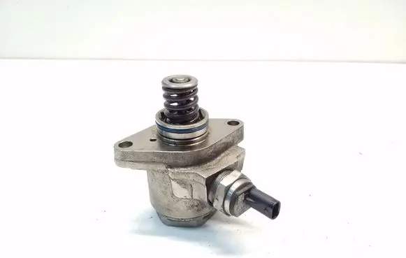Volkswagen Jetta VI Fuel injection high pressure pump 04E127026AG