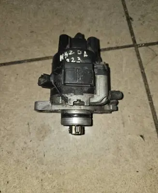 Mazda 323 F Spark distributor T2T57371
