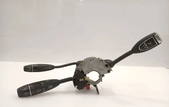 Wiper turn signal indicator stalk/switch