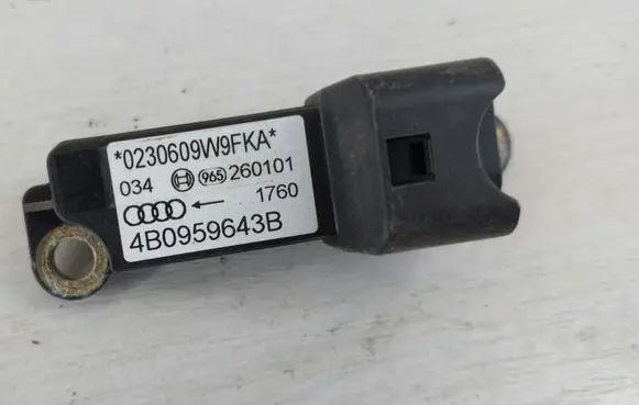 Audi A6 S6 C5 4B Airbag deployment crash/impact sensor 4B0959643B