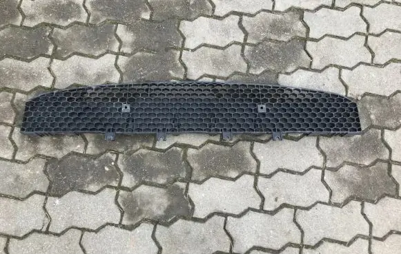 Front bumper skid plate/under tray