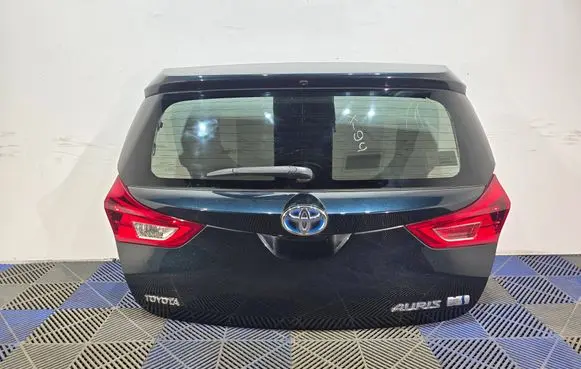 Toyota Auris E180 Tailgate/trunk/boot lid 