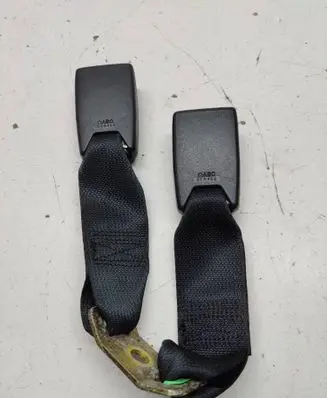 Toyota Corolla E120 E130 Rear seatbelt buckle 068466