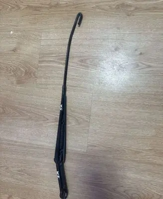 Opel Zafira A Front wiper blade arm 90582557