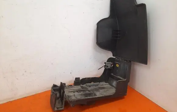 Opel Signum Battery box tray 24413805