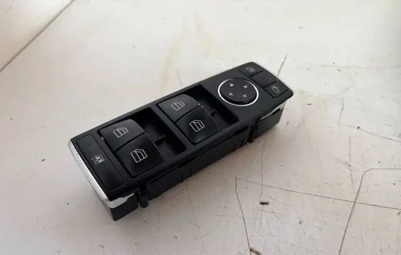 Mercedes-Benz C W204 Electric window control switch