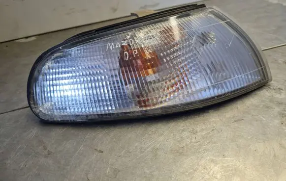 Mazda 626 Front indicator light 21061612