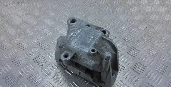 Volkswagen Touran I Engine mount bracket 1K0199262A