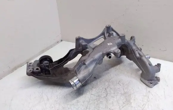Mercedes-Benz GLA W156 X156 Generator/alternator bracket A6512011709