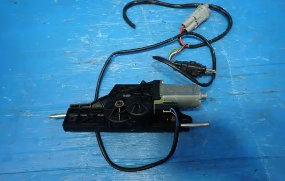 Peugeot 307 CC Sunroof motor/actuator 0390203228