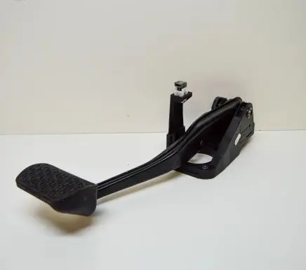 Mercedes-Benz CLA C117 X117 W117 Brake pedal A2462900019 A2462920208