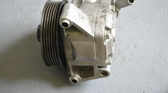 Jaguar XF X250 Power steering pump 8X233Q696