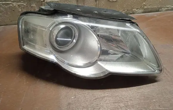 Volkswagen PASSAT B6 Headlight/headlamp 3c0941005j