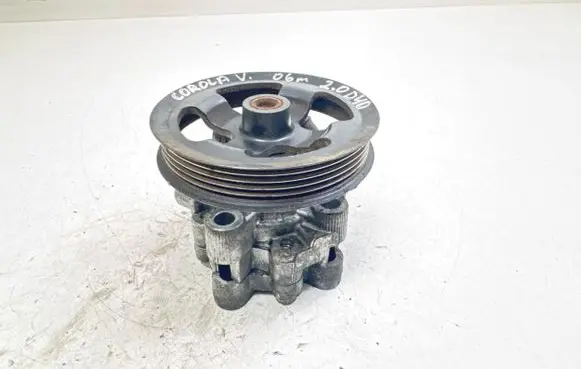 Toyota Corolla Verso AR10 Power steering pump