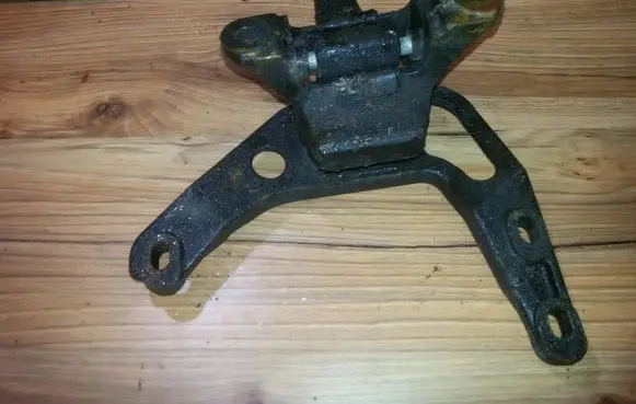 Ford Mondeo MK II Engine mount bracket 93bb6p072ah