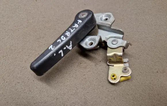 Nissan Patrol Y61 Loading door interior handle 