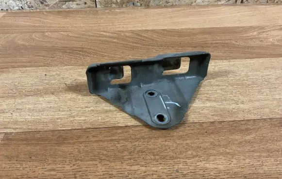 Toyota Avensis T250 Headlight/headlamp mounting bracket