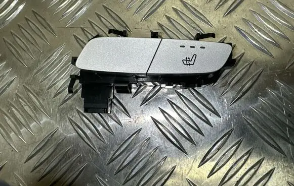 Mercedes-Benz C AMG W205 Seat heating switch A2059050404