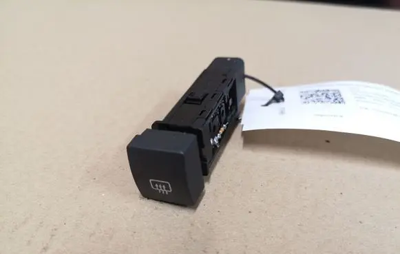 KIA Sorento Windscreen/window heater switch 621W05010 202002962