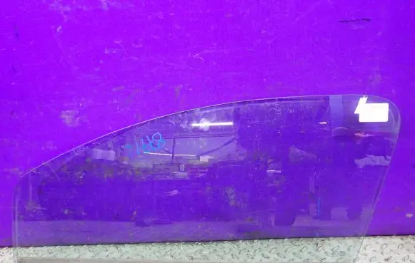 Citroen C1 Front door window glass four-door