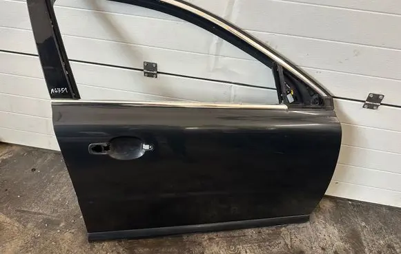 Volvo V70 Front door 