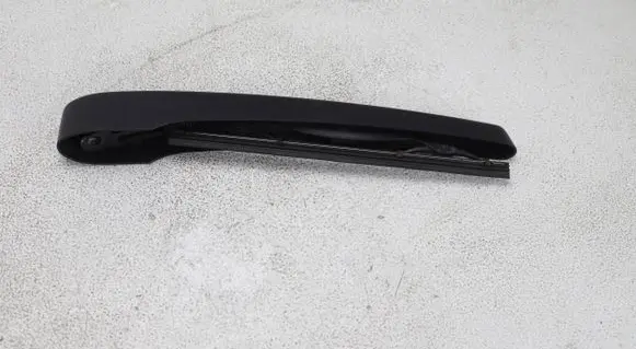 Opel Mokka X Rear wiper blade arm 