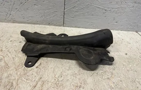BMW 7 G11 G12 Engine compartment rubber 7347396 74850613 51767347396