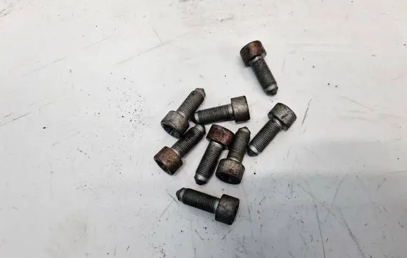 Mercedes-Benz C AMG W204 Nuts/bolts 