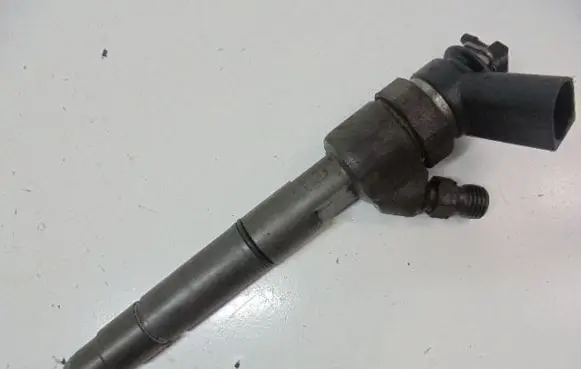 Mitsubishi Colt Fuel injector A6400700787