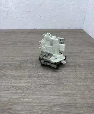 Audi A3 S3 8V Front door lock 8X1837016C