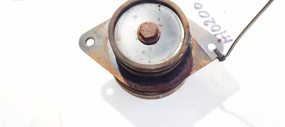 Engine mount bracket