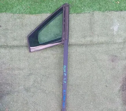 Renault Clio IV Front door vent window glass four-door 802634285R