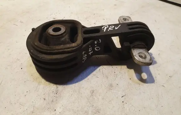 Honda FR-V Engine mount bracket