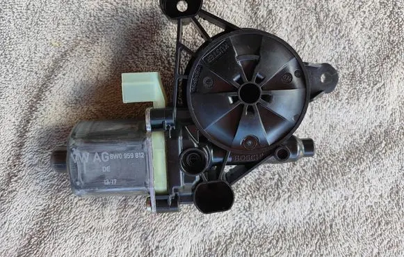 Audi A4 S4 B9 Rear door window regulator motor 8W0959812