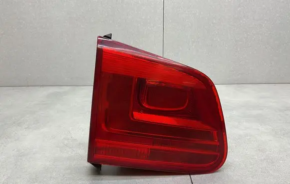 Volkswagen Tiguan Tailgate rear/tail lights 5N0945093H