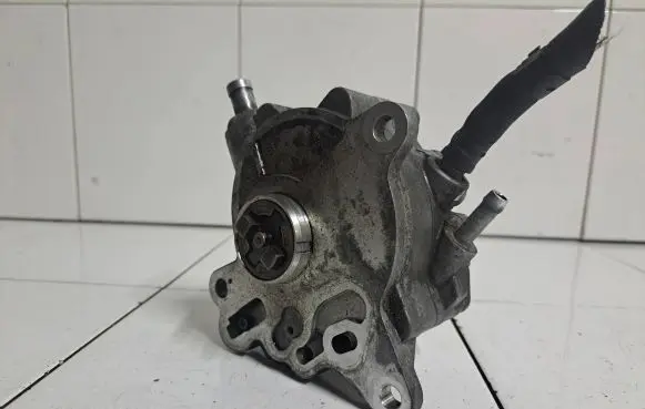 Volkswagen PASSAT B6 Vacuum pump 03G145209