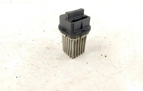 Mercedes-Benz C W204 Heater blower fan relay 2048200008 2048200208
