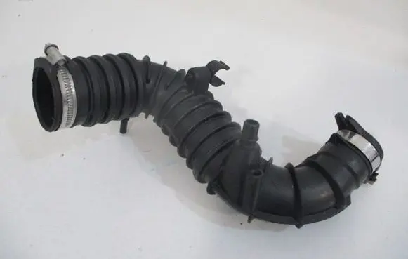 Renault Twingo III Turbo air intake inlet pipe/hose 165769185R